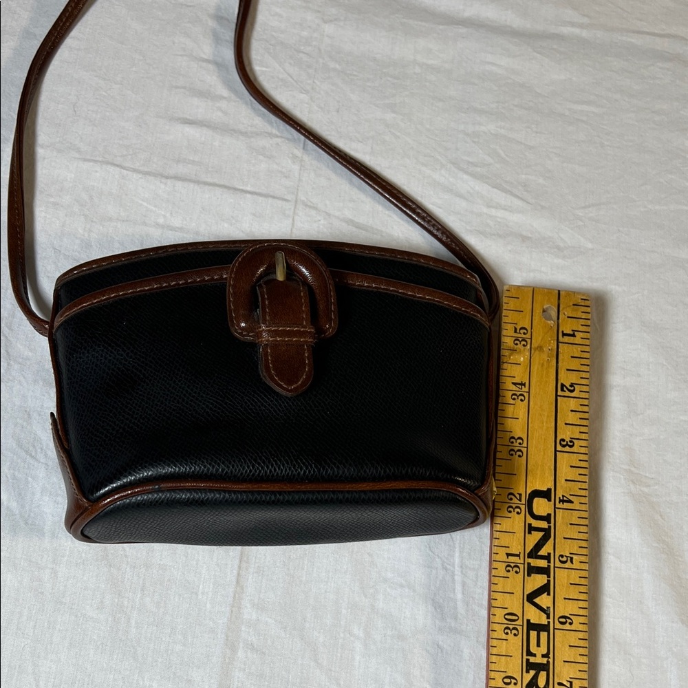 Liz Claiborne Black and Brown Zippered Bag with side pocket - Picture 9 of 10